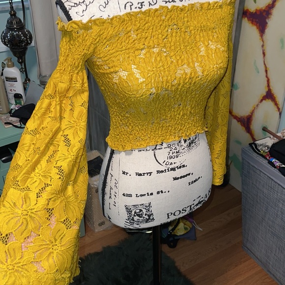 Off shoulder floral pattern Crop Top - Picture 3 of 4